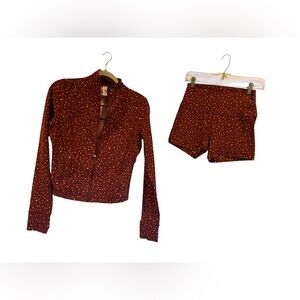 NWT Lululemon define cropped & shorts set HEART SCATTER DOT BURGUNDY Size 8